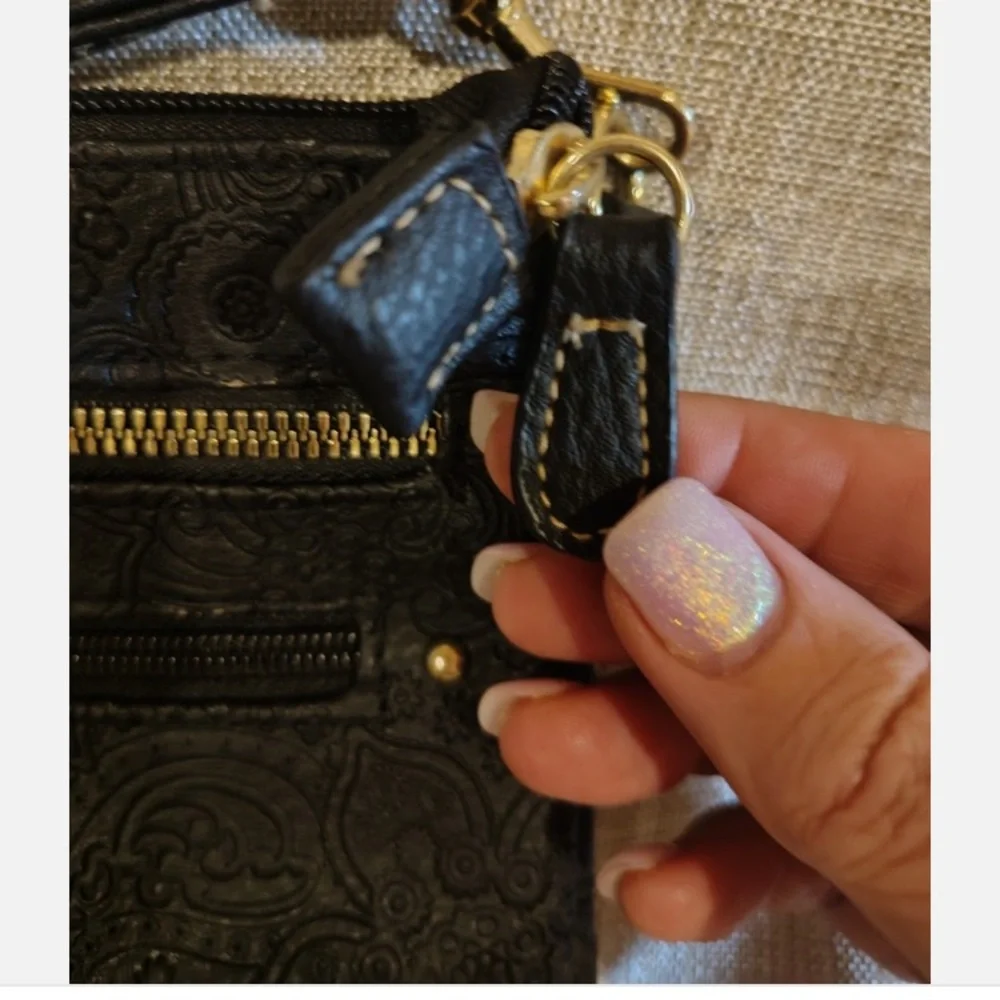 Stone Mountain Accessories Black tooled leather Crossbody Bag